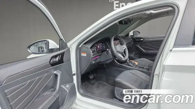 Volkswagen Jetta 2023 — Şəkil 22/31