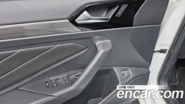 Volkswagen Jetta 2023 — Şəkil 24/31