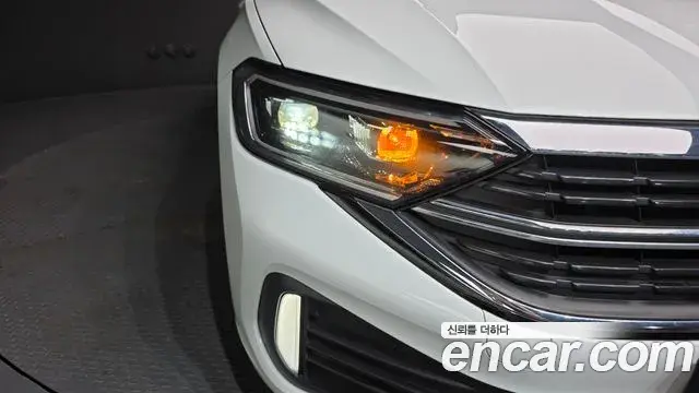 Volkswagen Jetta 2023 — Şəkil 16/31