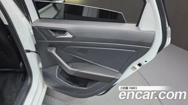 Volkswagen Jetta 2023 — Şəkil 23/31