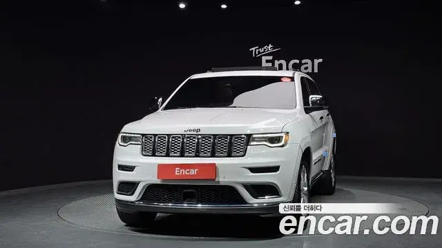 Jeep Grand Cherokee 2020 — Şəkil 22/31