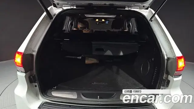 Jeep Grand Cherokee 2020 — Şəkil 2/31