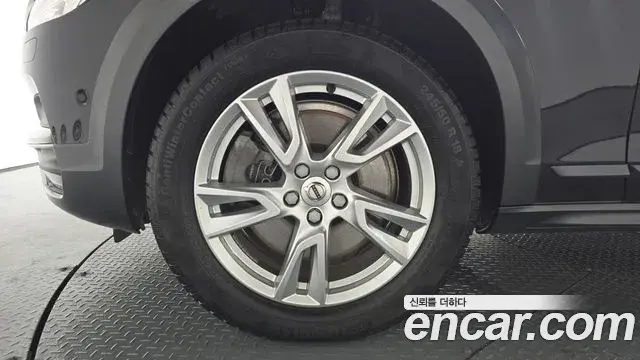 Volvo V90 Cross Country 2018 — Şəkil 1/32