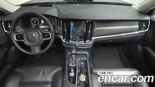 Volvo V90 Cross Country 2018 — Şəkil 6/32