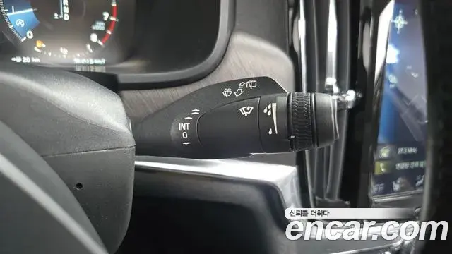 Volvo V90 Cross Country 2018 — Şəkil 26/32