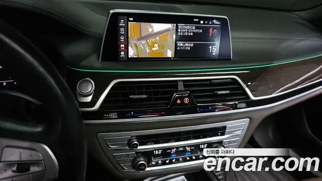 BMW 7 Series 2021 — ფოტო 2/20