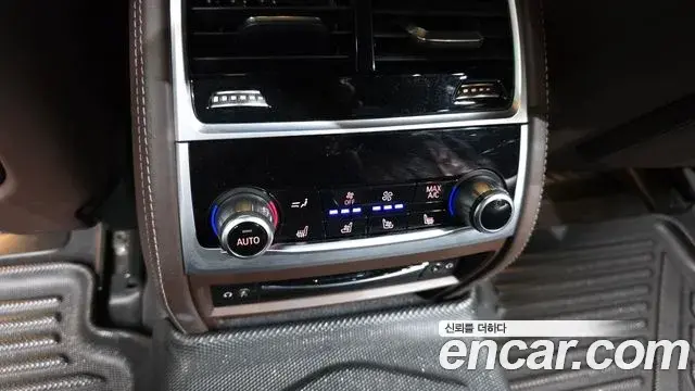 BMW 7 Series 2021 — ფოტო 20/20