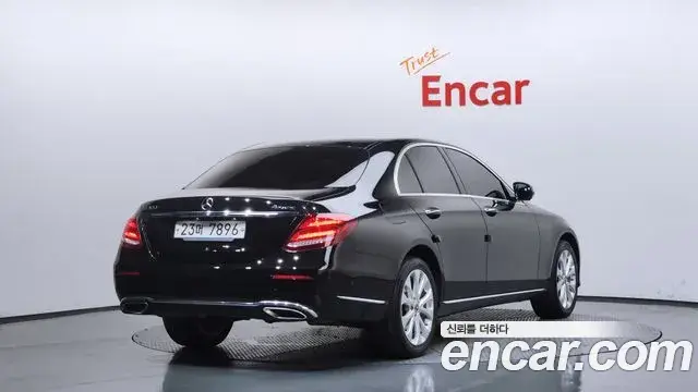 Mercedes-Benz E-Class 2018 — Фото 2/20