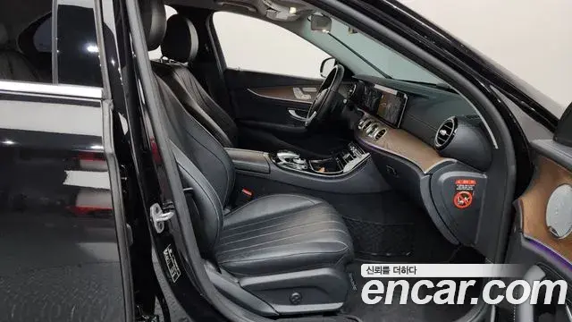 Mercedes-Benz E-Class 2018 — Фото 11/20