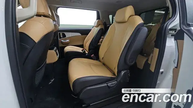 Kia Carnival 2022 — Фото 11/20