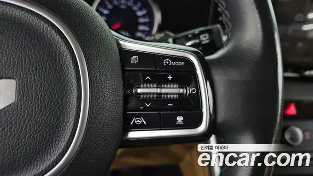 Kia Carnival 2022 — Фото 17/20