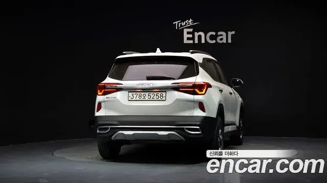 Kia Seltos 2022 — Photo 17/31