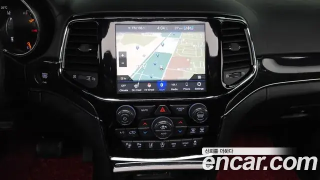 Jeep Grand Cherokee 2020 — Photo 14/20
