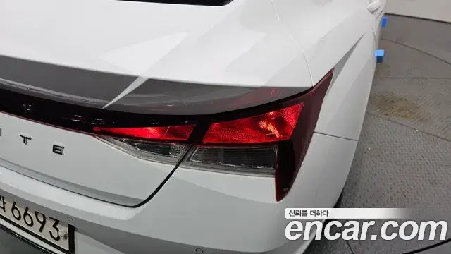 Hyundai The New Avante Hybrid 2021 — Şəkil 15/31