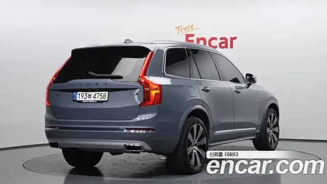 Volvo XC90 2021 — Фото 2/20