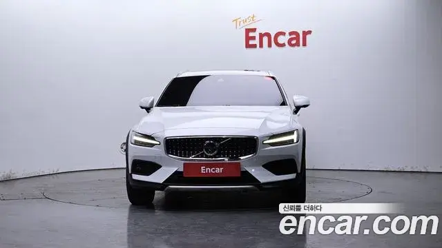 Volvo V60 Cross Country 2021 — Şəkil 12/30