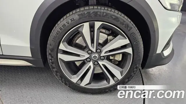 Volvo V60 Cross Country 2021 — Şəkil 6/30