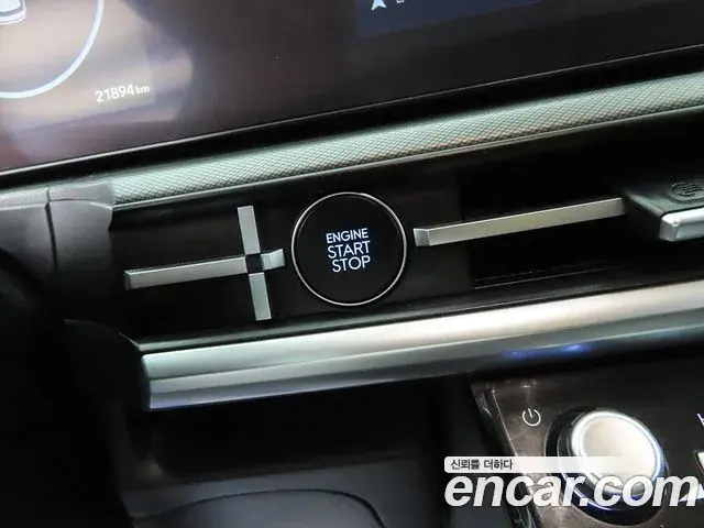 Hyundai Santa Fe 2024 — ფოტო 13/20