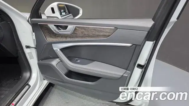 Audi A6 2021 — Şəkil 22/33