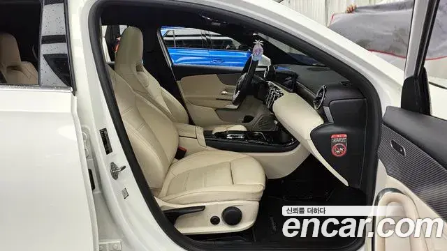 Mercedes-Benz A-Class 2019 — Şəkil 21/29