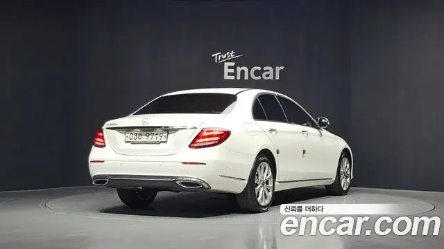 Mercedes-Benz E-Class 2019 — Şəkil 14/20