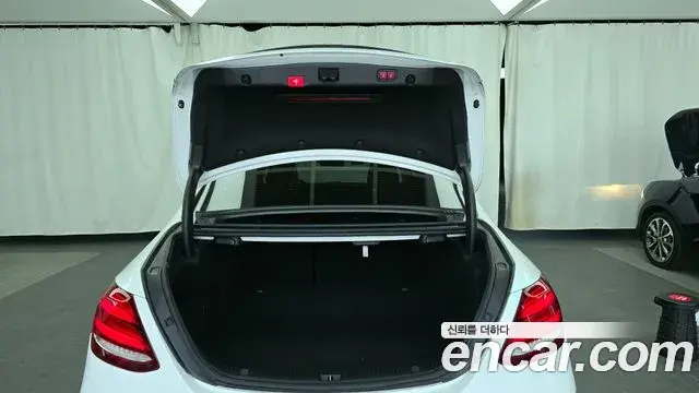 Mercedes-Benz E-Class 2019 — Şəkil 1/20