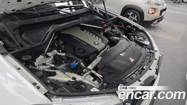 BMW X6 2018 — Şəkil 11/34
