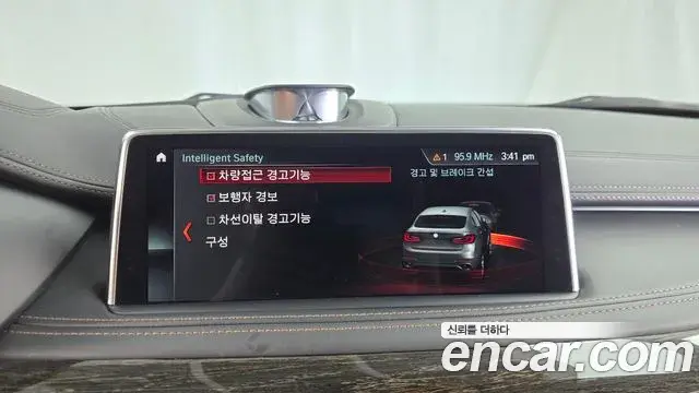 BMW X6 2018 — Şəkil 12/34