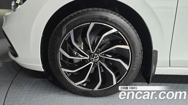 Volkswagen Golf 2024 — ფოტო 20/30