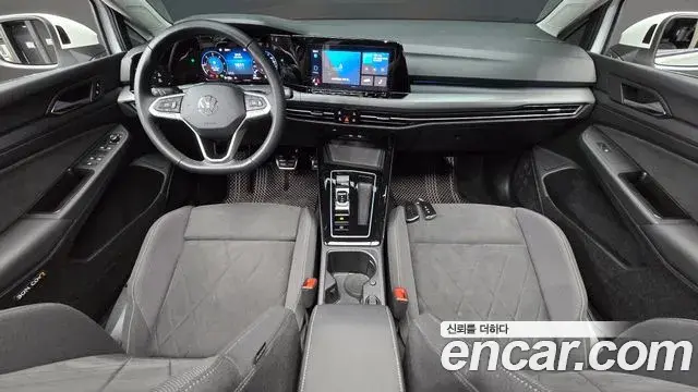 Volkswagen Golf 2024 — ფოტო 29/30