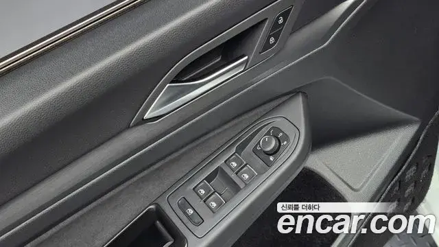 Volkswagen Golf 2024 — ფოტო 14/30