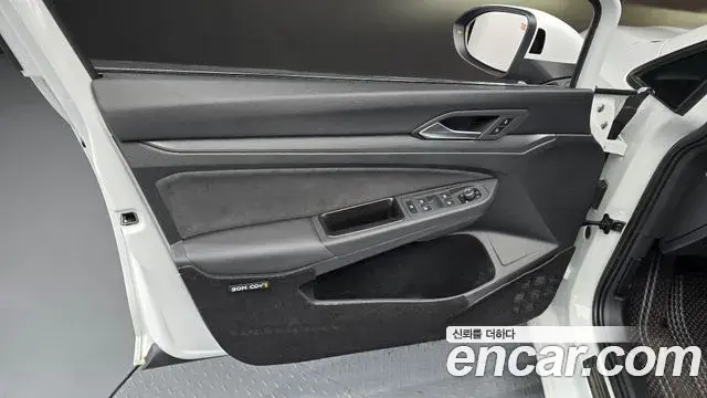 Volkswagen Golf 2024 — ფოტო 11/30