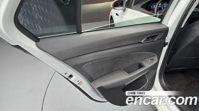 Volkswagen Golf 2024 — ფოტო 26/30