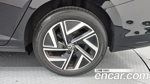 Volkswagen Jetta 2024 — Photo 10/29