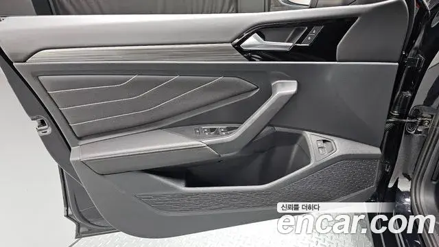 Volkswagen Jetta 2024 — Photo 3/29