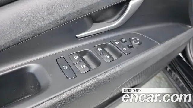 Hyundai The New Avante Hybrid 2022 — Photo 16/30