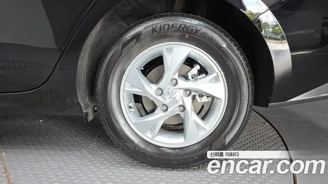 Hyundai The New Avante Hybrid 2022 — Photo 15/30