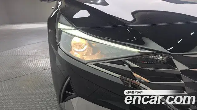 Hyundai The New Avante Hybrid 2022 — Photo 19/30