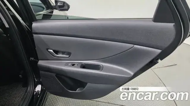 Hyundai The New Avante Hybrid 2022 — Photo 9/30
