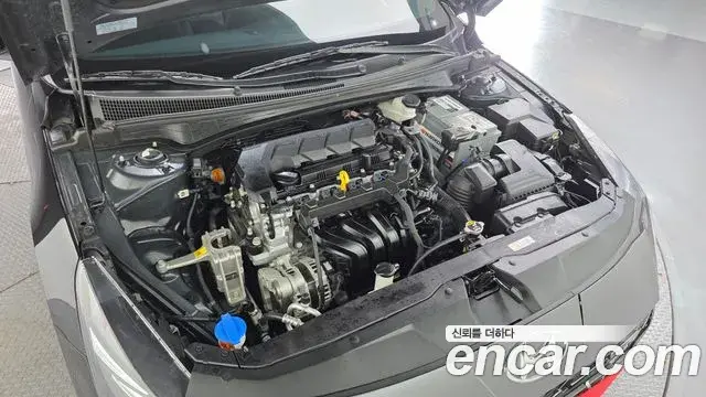 Hyundai The New Avante Hybrid 2022 — Photo 20/30