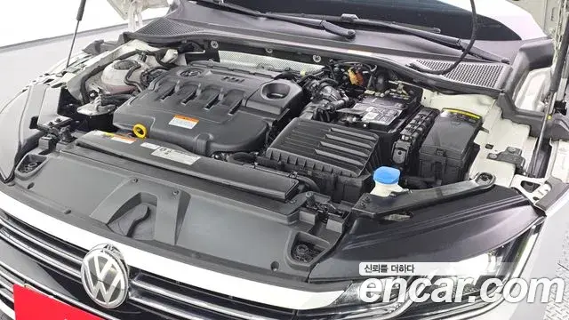Volkswagen Arteon 2019 — ფოტო 28/32
