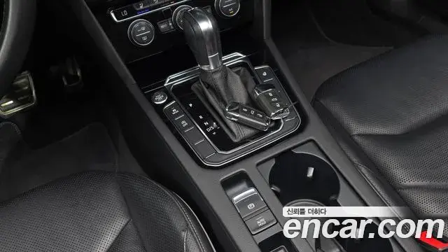 Volkswagen Arteon 2019 — ფოტო 30/32