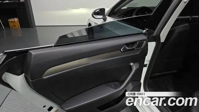 Volkswagen Arteon 2019 — ფოტო 4/32