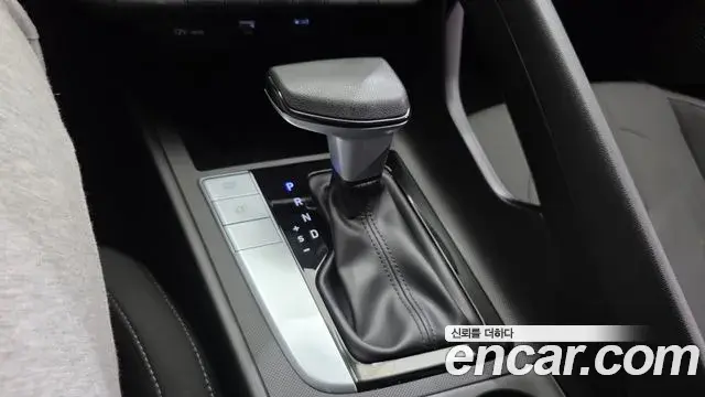 Hyundai The New Avante Hybrid 2021 — ფოტო 20/30