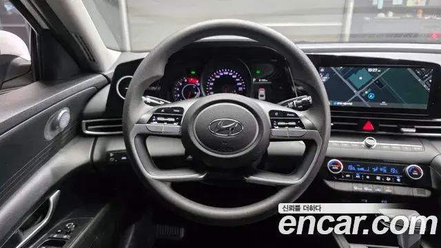 Hyundai The New Avante Hybrid 2021 — ფოტო 3/30