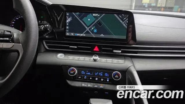 Hyundai The New Avante Hybrid 2021 — ფოტო 9/30