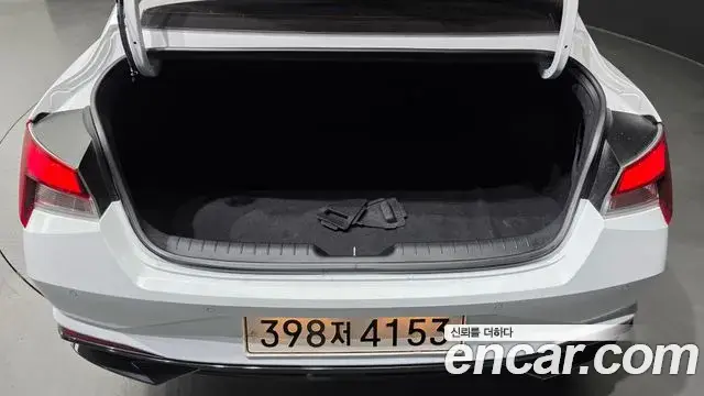 Hyundai The New Avante Hybrid 2021 — ფოტო 4/30