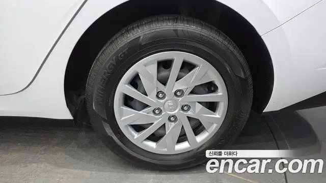 Hyundai The New Avante Hybrid 2021 — ფოტო 24/30