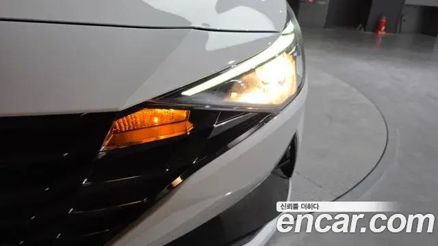 Hyundai The New Avante Hybrid 2021 — ფოტო 2/30