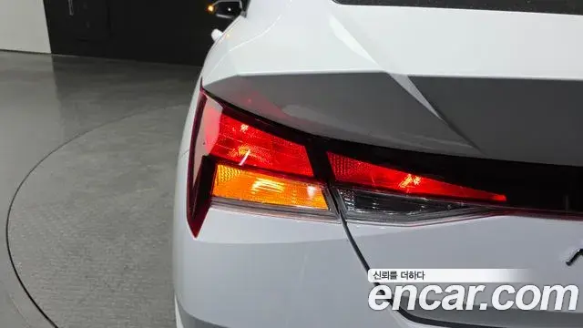 Hyundai The New Avante Hybrid 2021 — ფოტო 25/30
